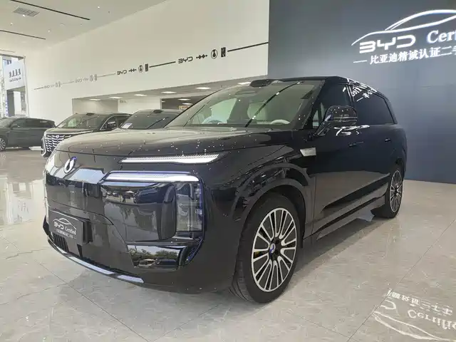 2025 Denza N8