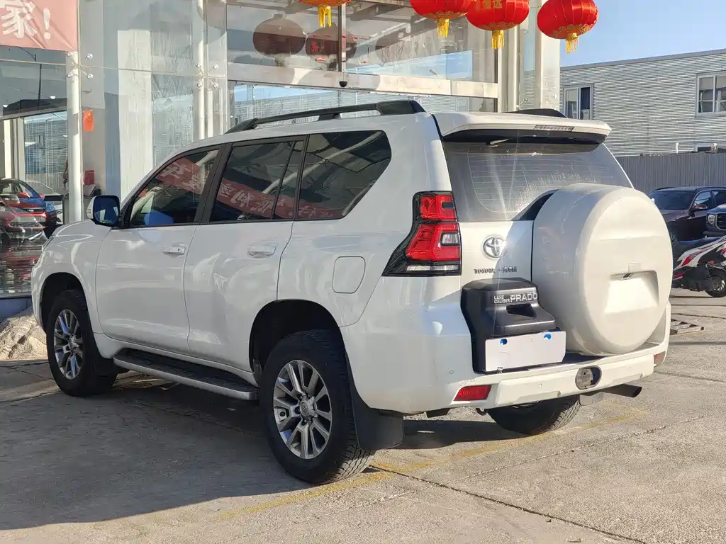 TOYOTA PRADO