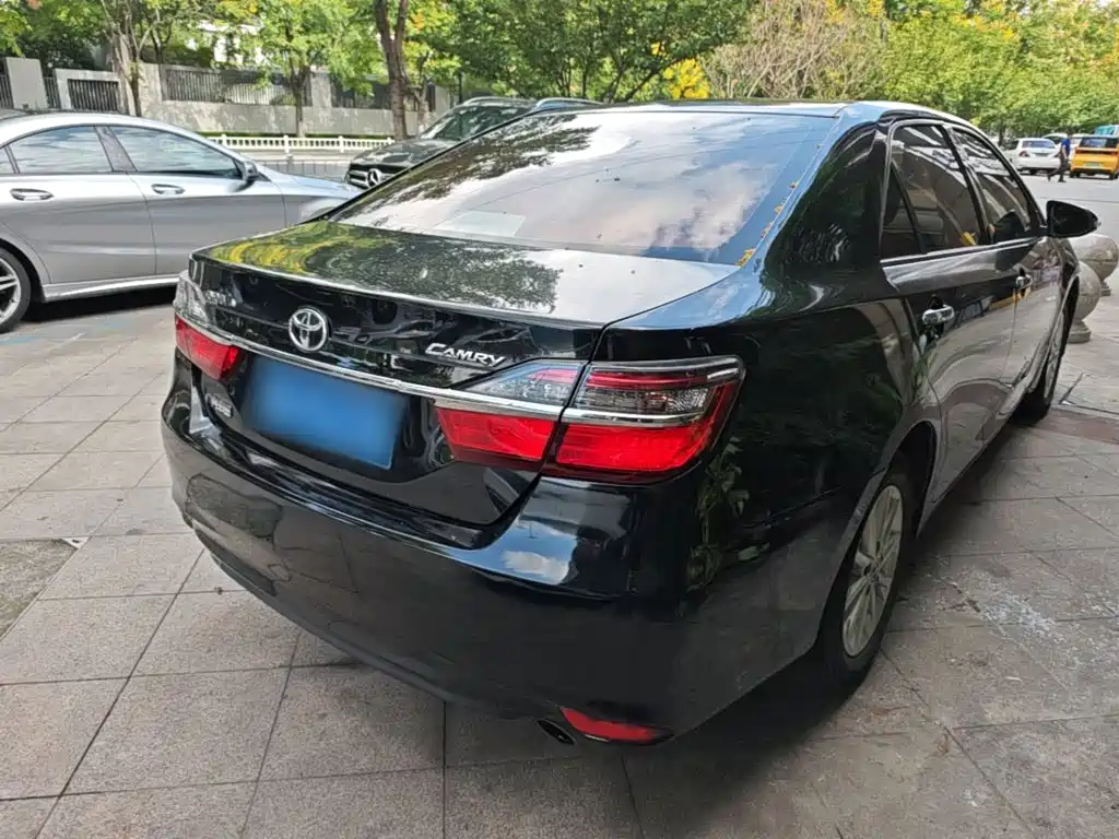Toyota Camry — миниатюра 7