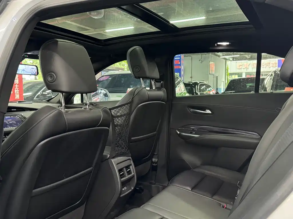 Cadillac XT4 — миниатюра 6