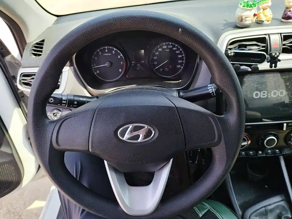Hyundai Verna - фото 11
