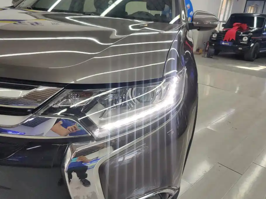 Mitsubishi Outlander — миниатюра 5