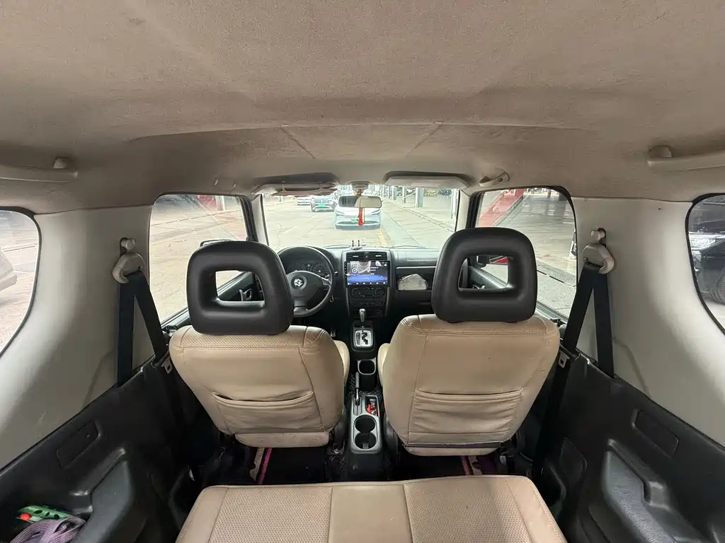 Suzuki Jimny — миниатюра 12