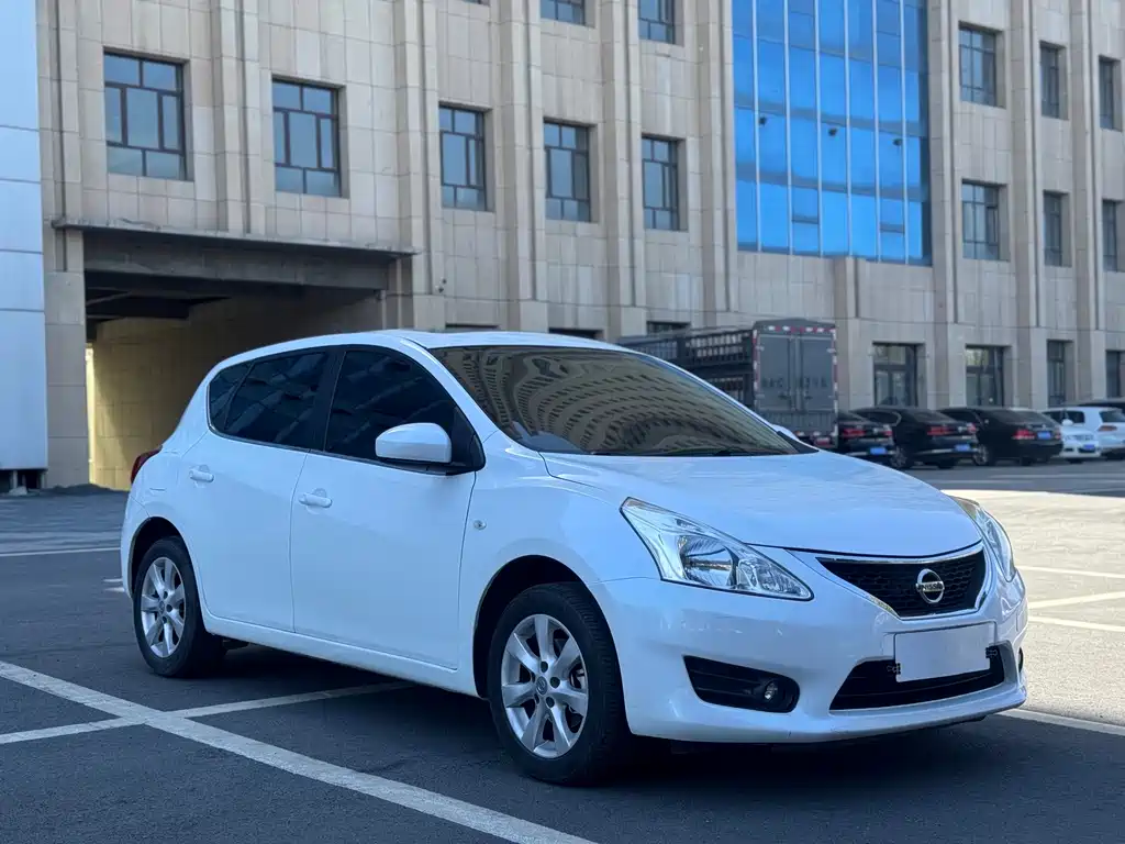 Nissan Tiida — миниатюра 3