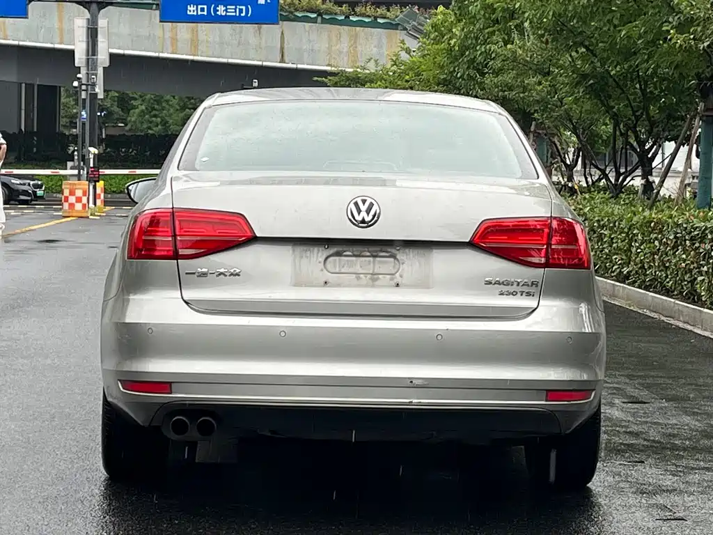 Volkswagen Sagitar 2017 230TSI AT Luxury