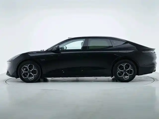 Lynk & Co 10 — миниатюра 6
