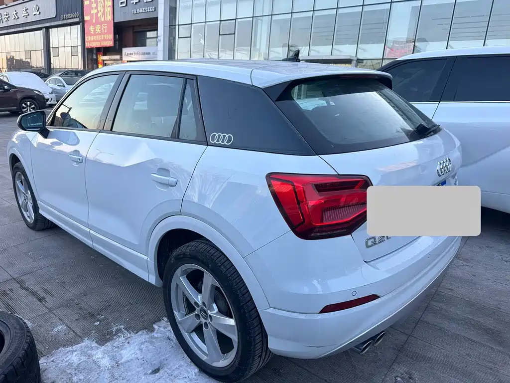 AUDI Q2L