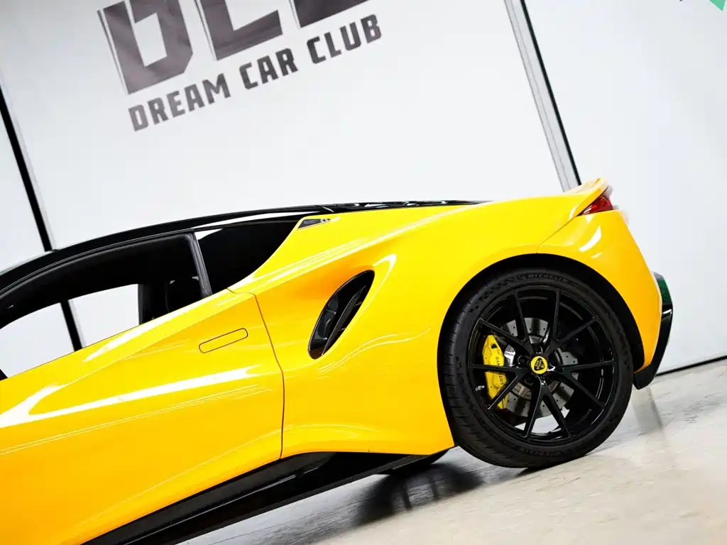 Lotus Emira — миниатюра 19