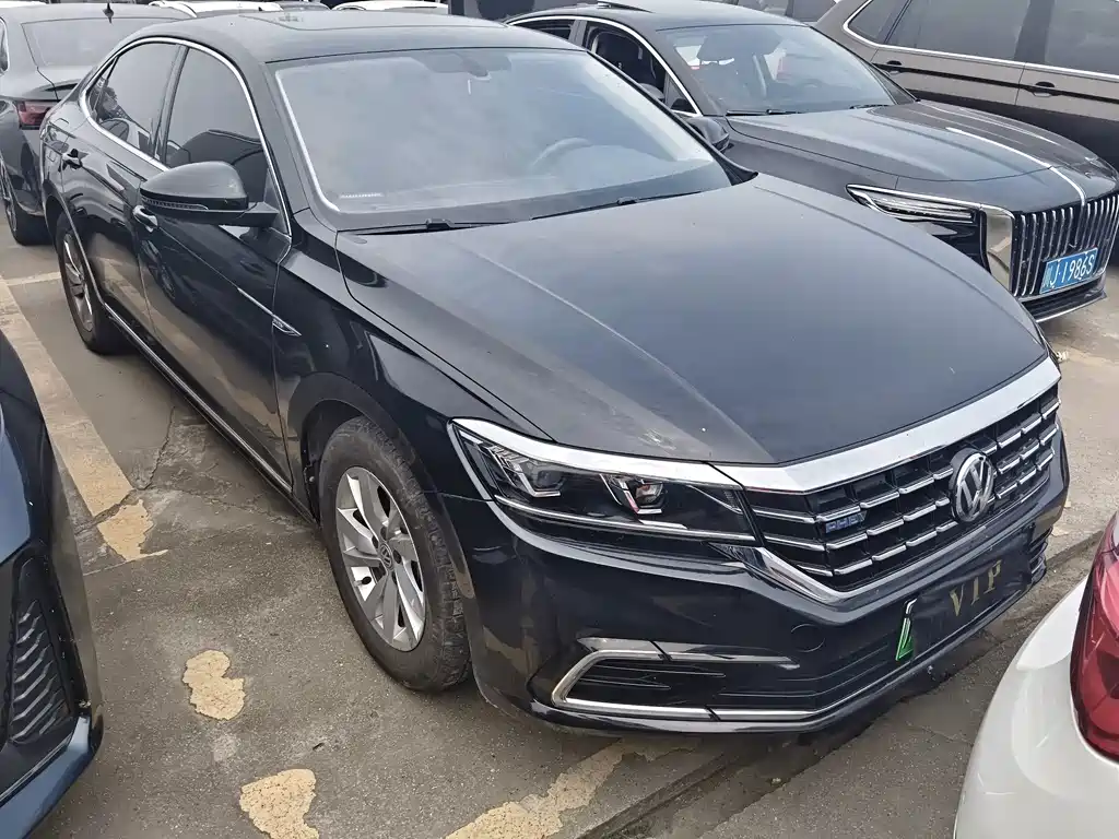 Volkswagen Passat PHEV — миниатюра 3