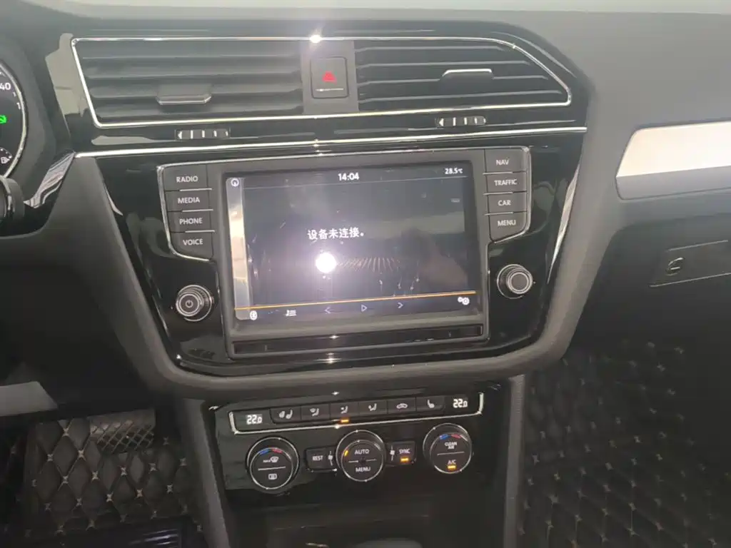 Volkswagen Tiguan L — миниатюра 12