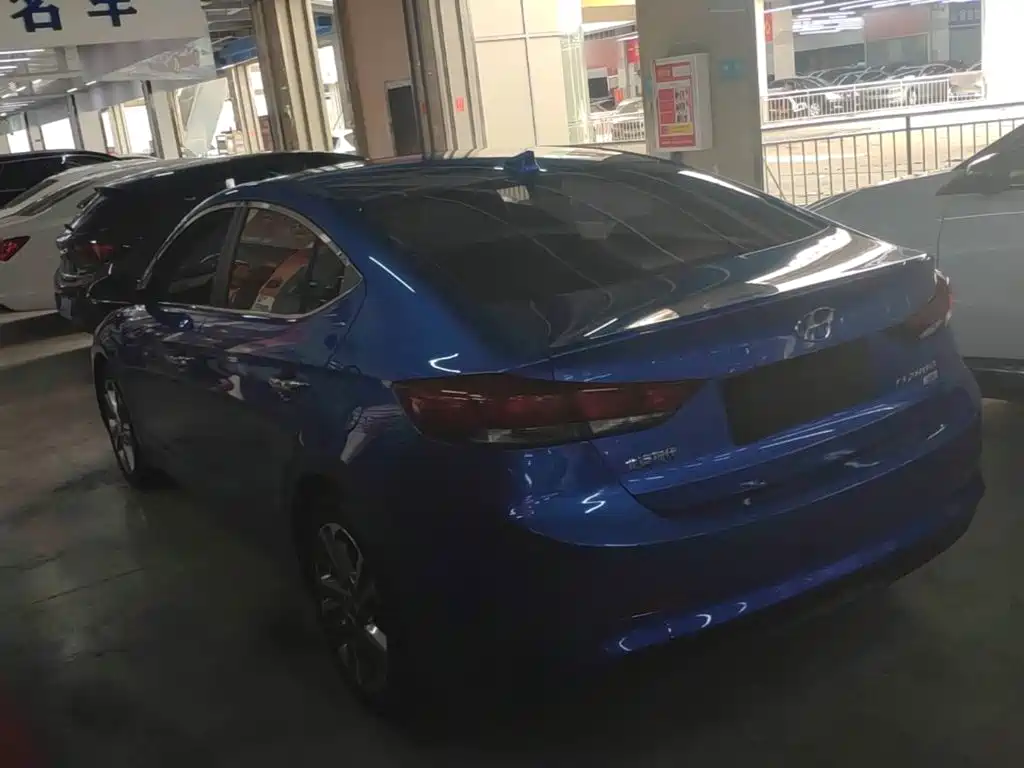 Hyundai Elantra — миниатюра 5