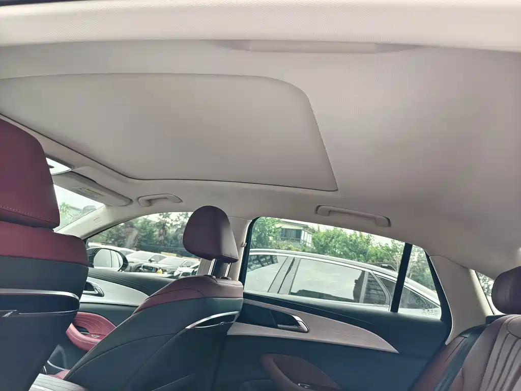 Hongqi Hongqi H5 — миниатюра 13