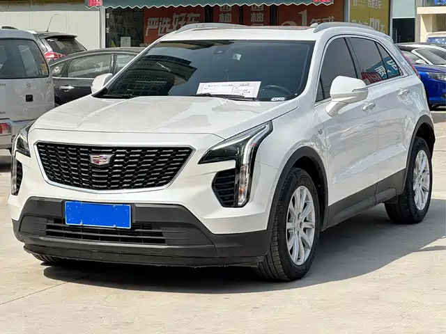 CADILLAC XT4