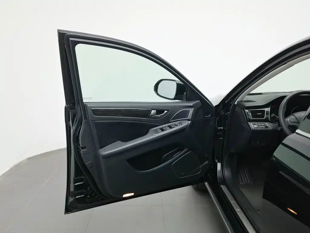 Hongqi Hongqi H7 — миниатюра 16