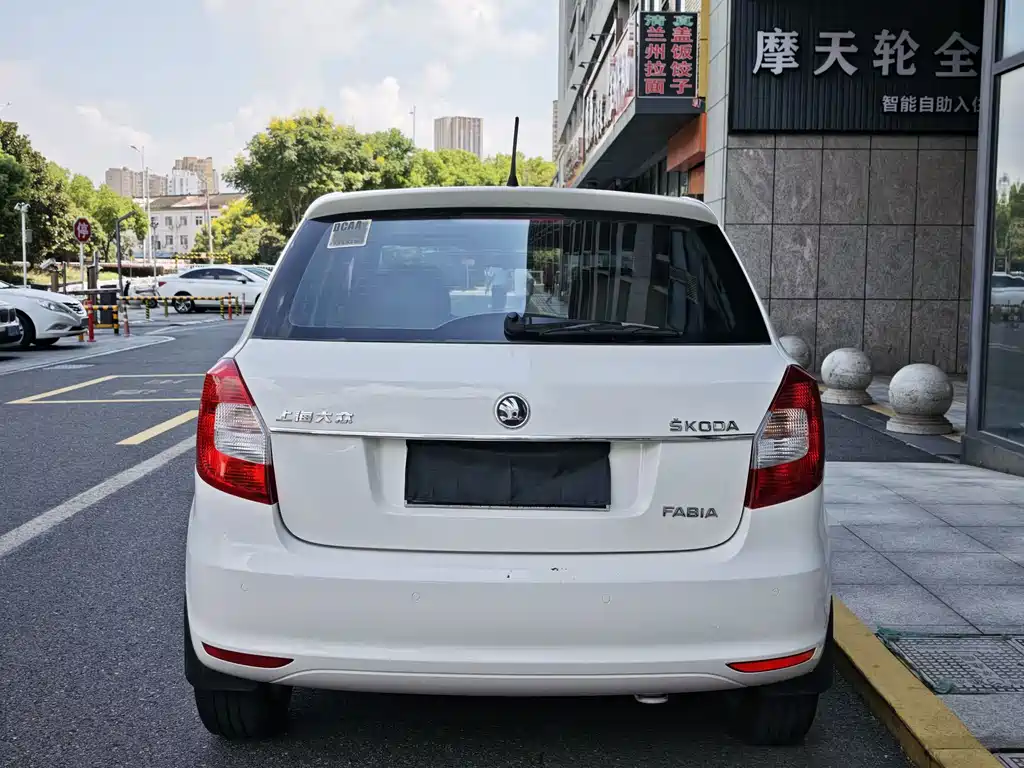 Skoda Fabia — миниатюра 8