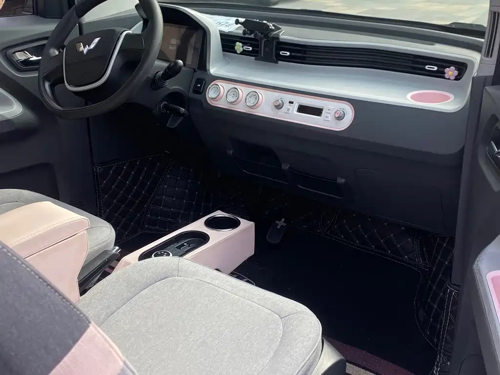 Wuling MINIEV — миниатюра 6