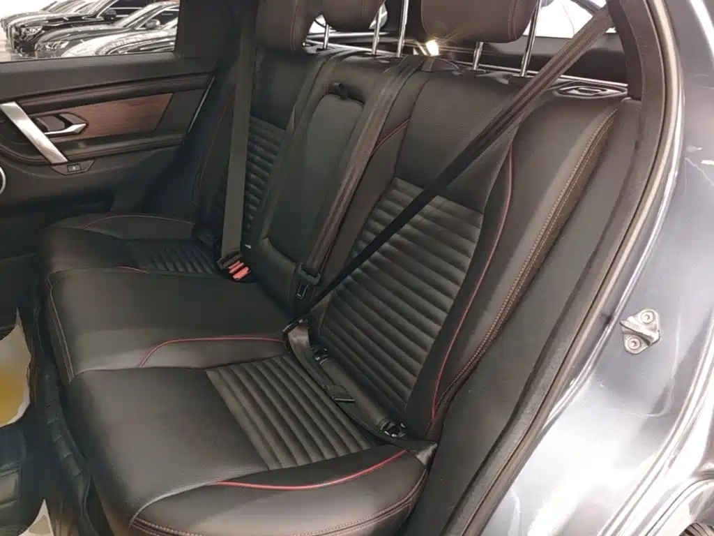 Land Rover Discovery Sport — миниатюра 17