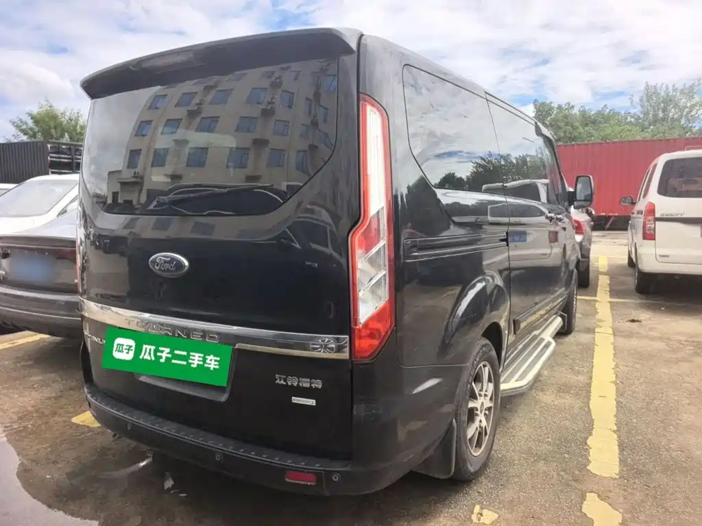 Ford Tourneo — миниатюра 6