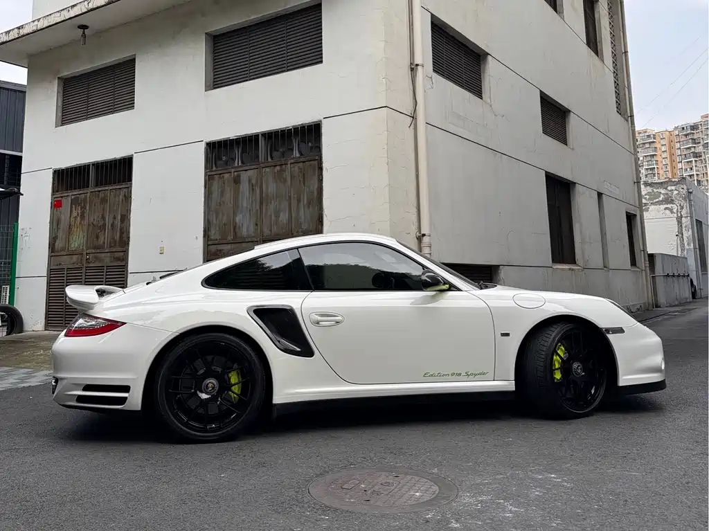 Porsche 911 2010 Turbo S 3.8T