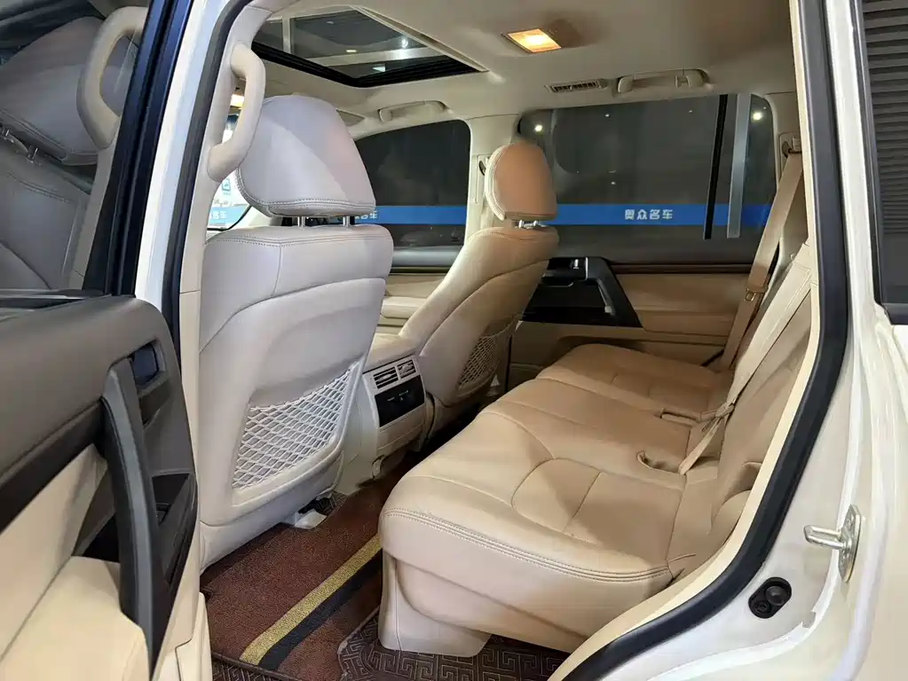 Toyota Land Cruiser — миниатюра 6