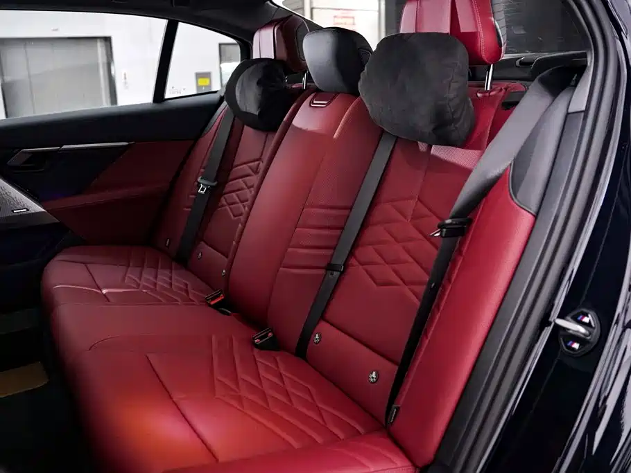 BMW 5 Series — миниатюра 19