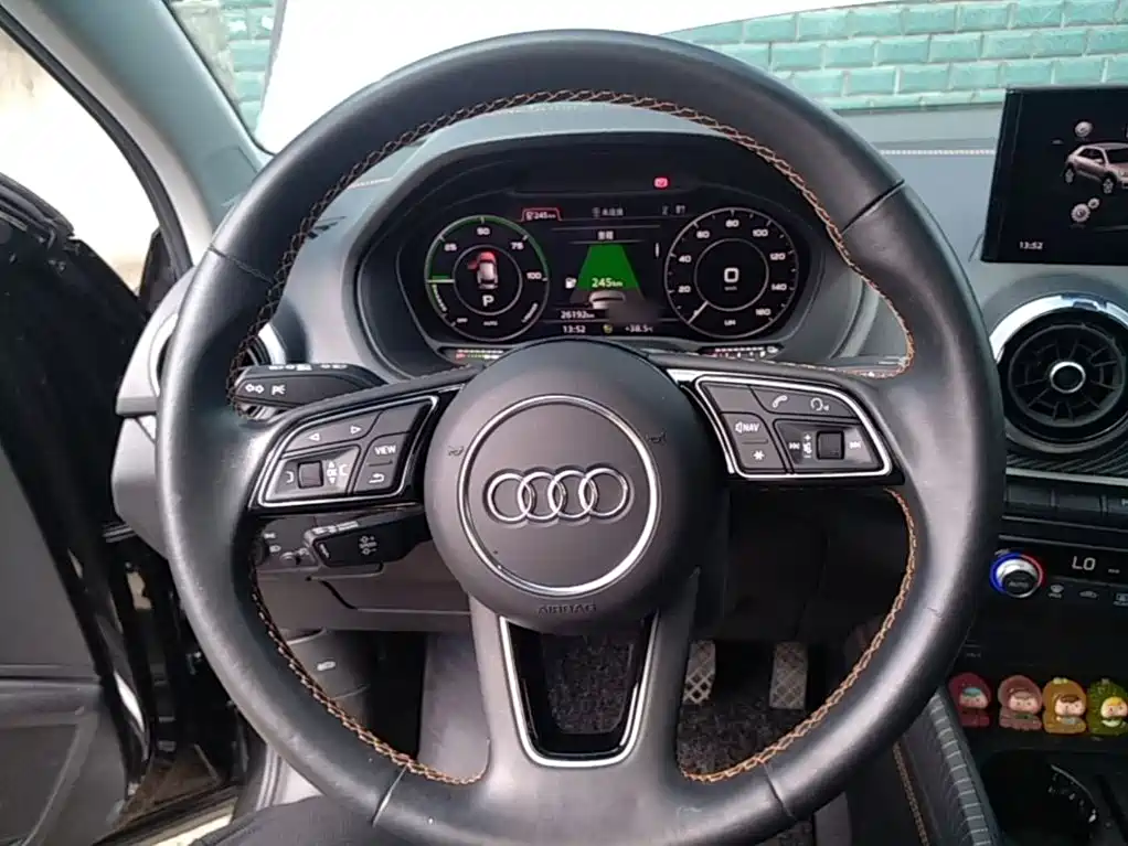 Audi Q2L e-tron — миниатюра 11