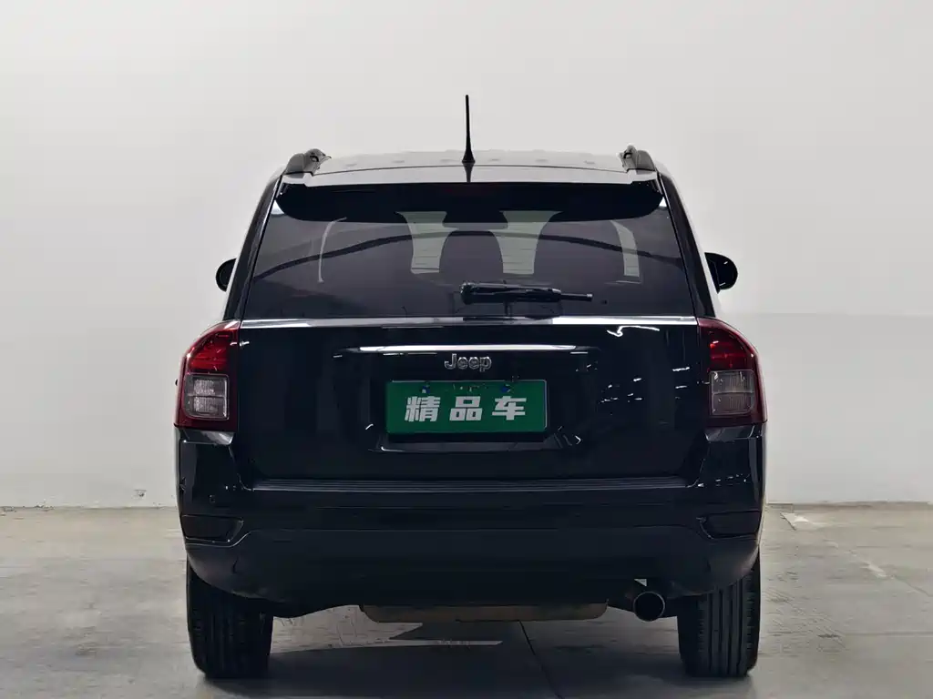 Jeep Compass (Import) — миниатюра 5