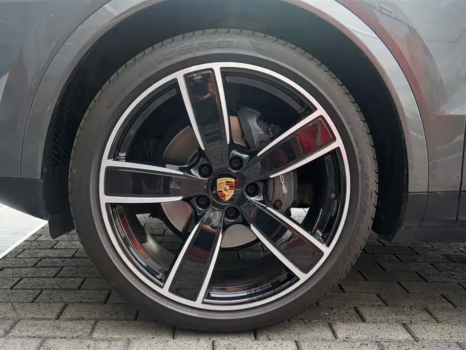 Porsche Cayenne — миниатюра 17