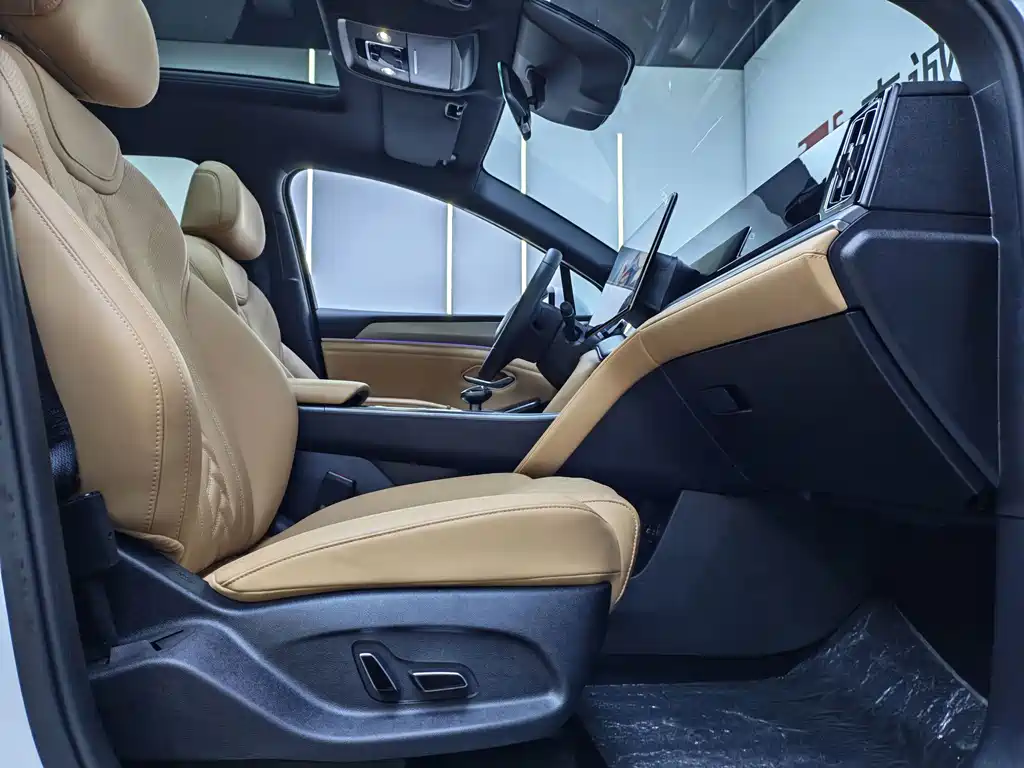 BYD L DM-i — миниатюра 12