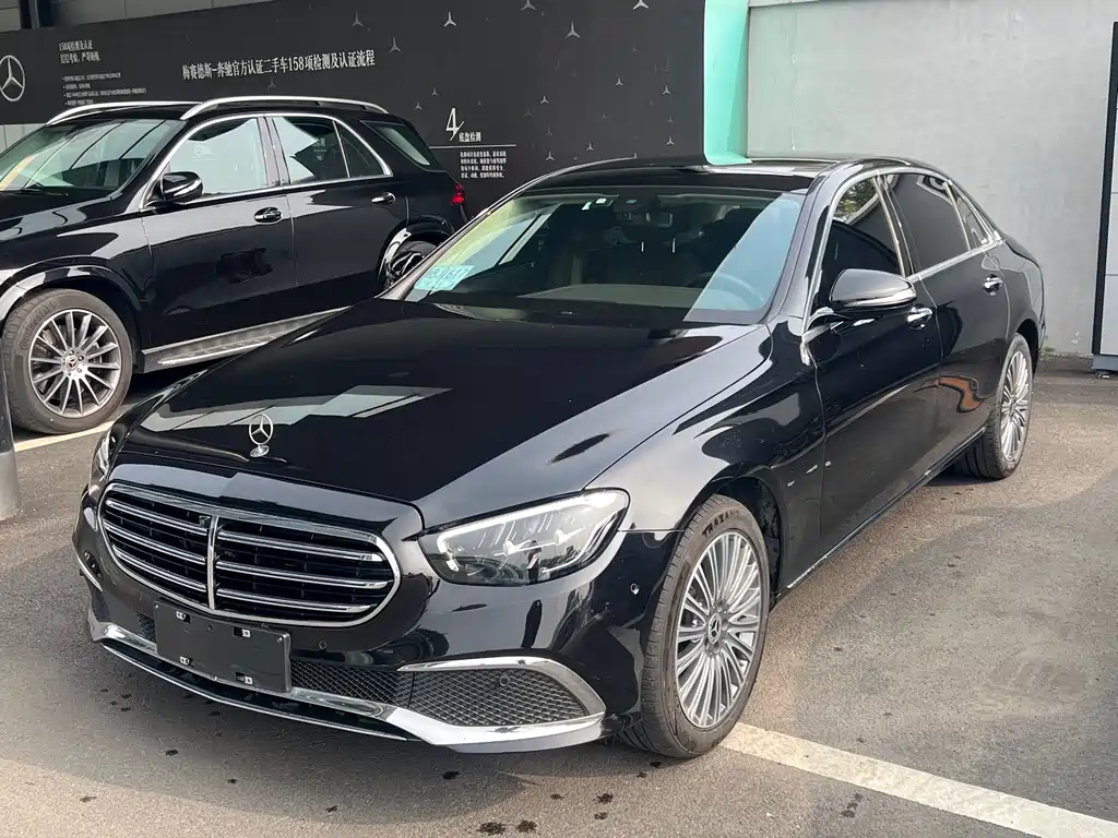 Mercedes-Benz E-Class 2022