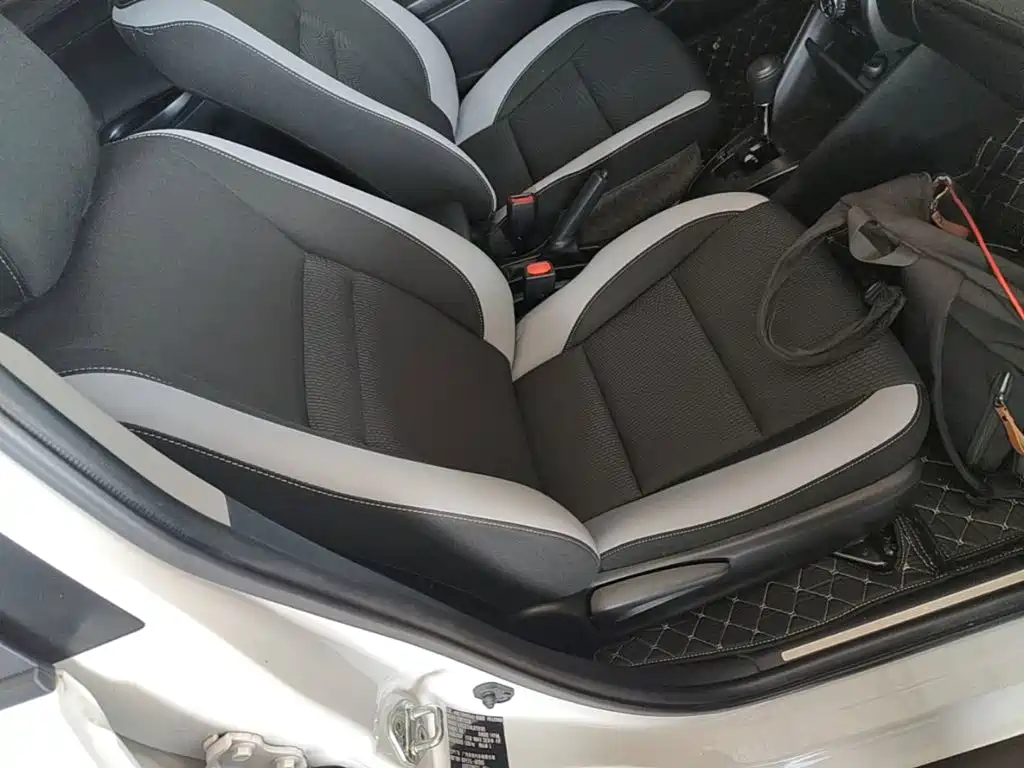 Toyota Yaris L — миниатюра 25