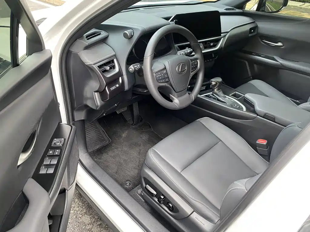 Lexus UX — миниатюра 8