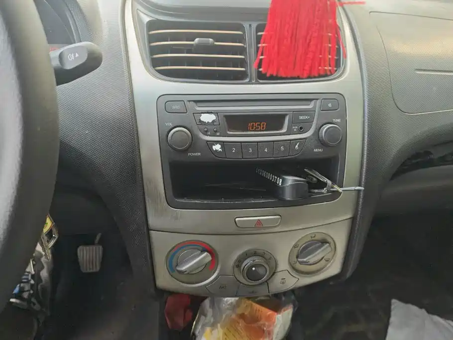 Chevrolet Sail — миниатюра 13