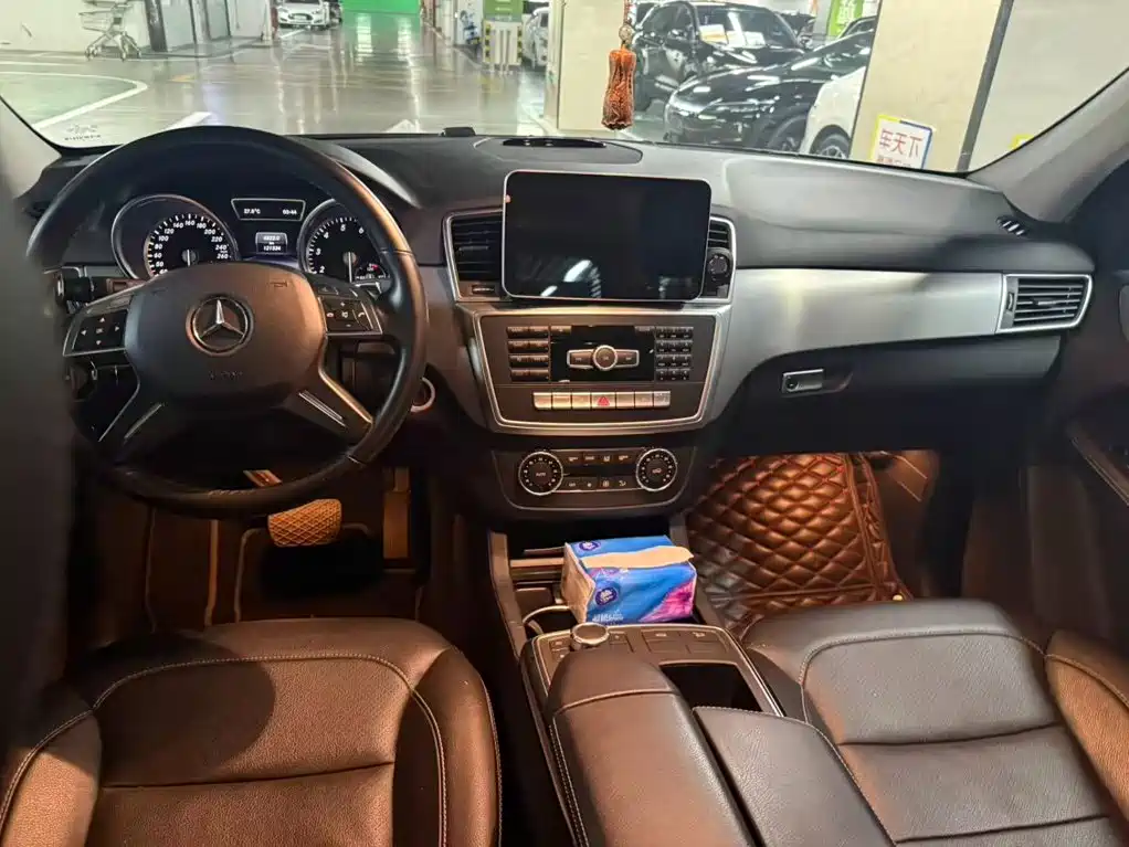 Mercedes-Benz M-Class — миниатюра 10