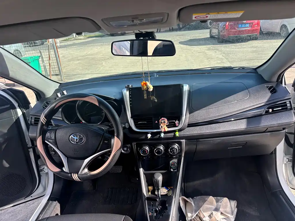Toyota Yaris L — миниатюра 11