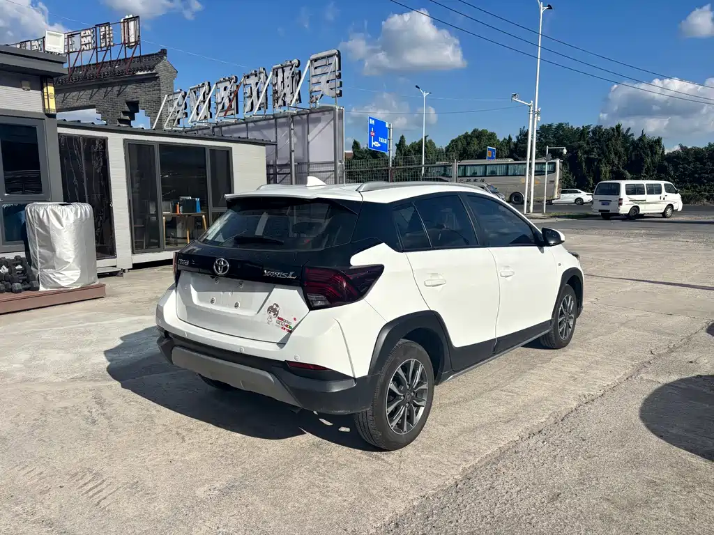 Toyota Yaris L — миниатюра 4