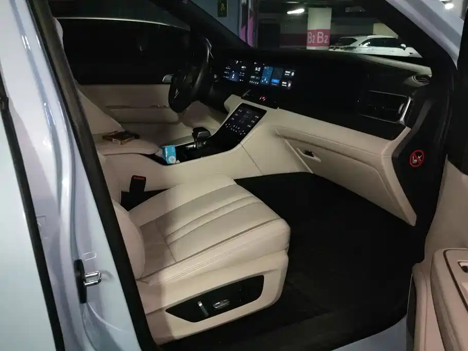 Li Auto Li ONE — миниатюра 8