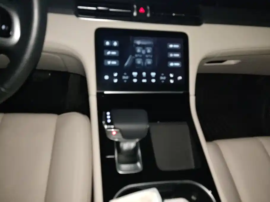 Li Auto Li ONE — миниатюра 16