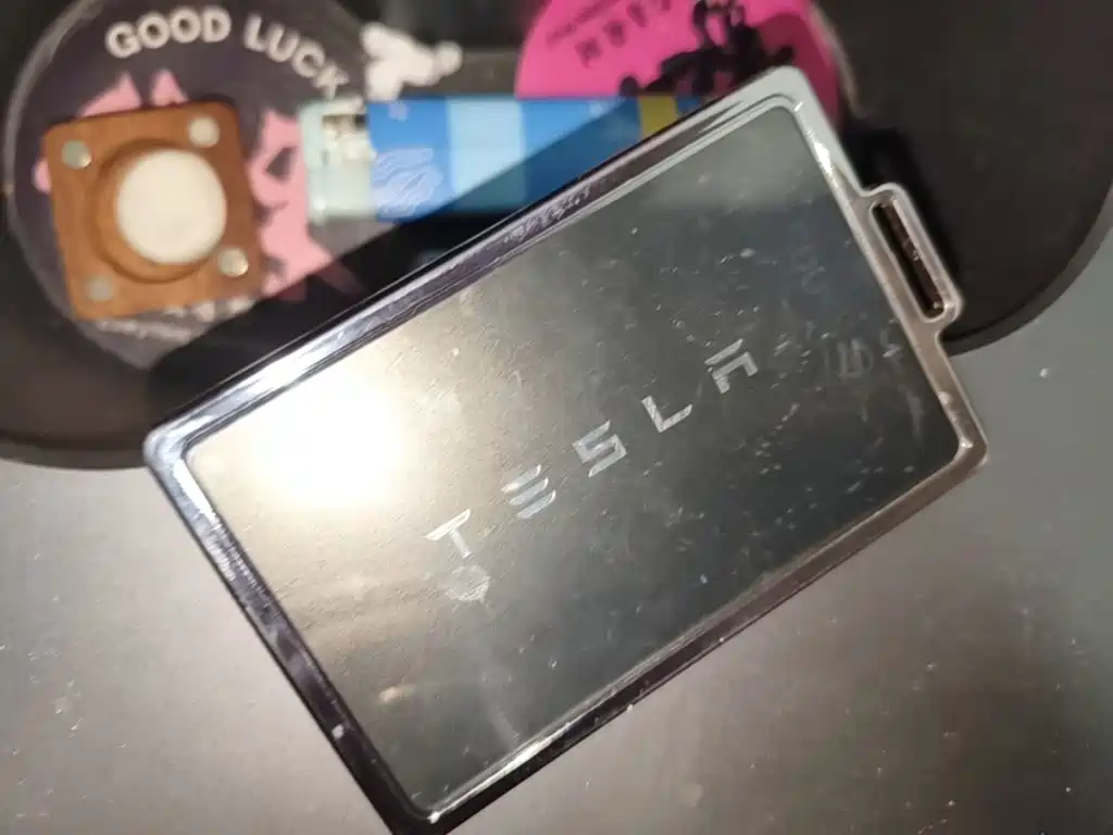 Tesla Model Y — миниатюра 9