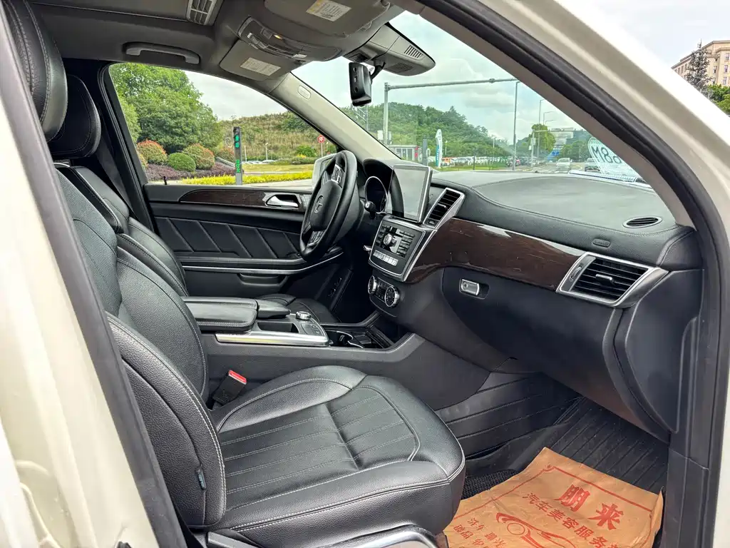 Mercedes-Benz GL-Class — миниатюра 8