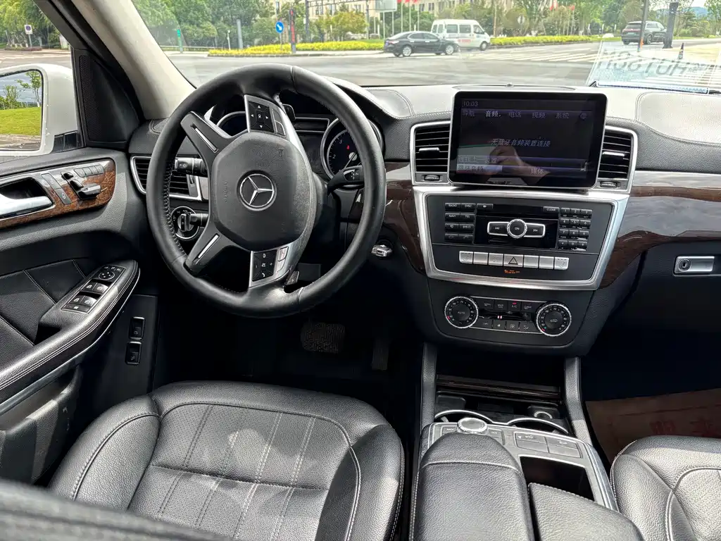 Mercedes-Benz GL-Class — миниатюра 10