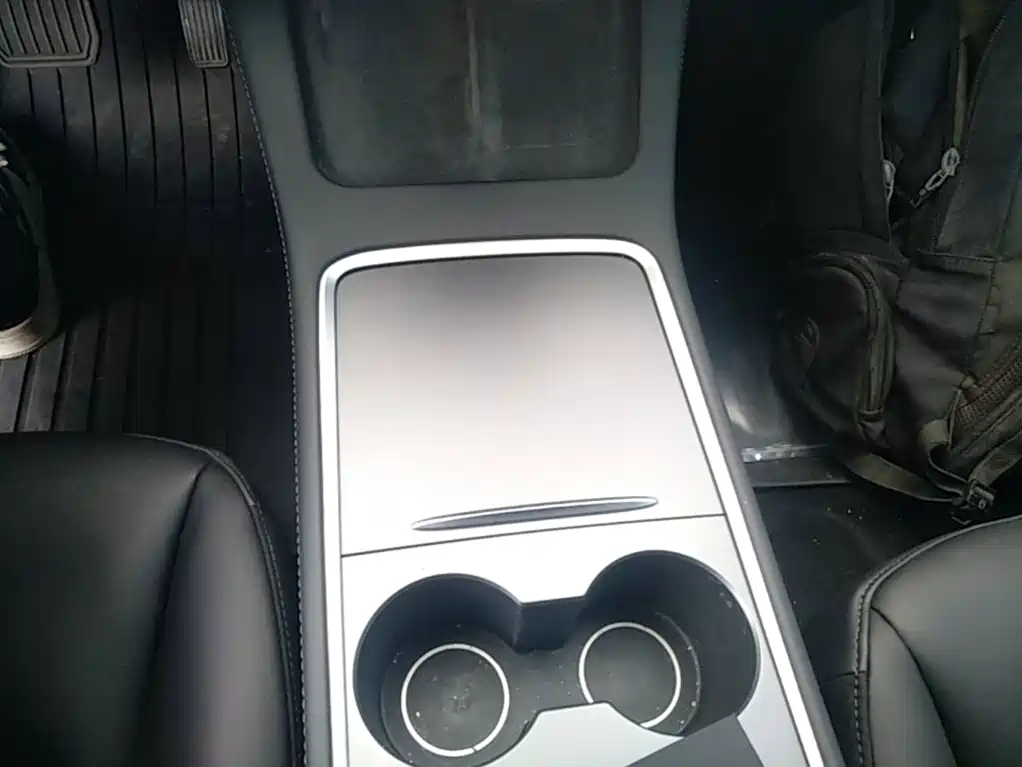 Tesla Model 3 — миниатюра 14