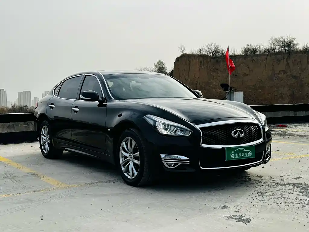 Infiniti Q70 — миниатюра 3