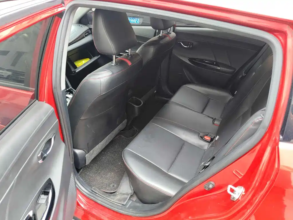 Toyota Yaris L — миниатюра 9