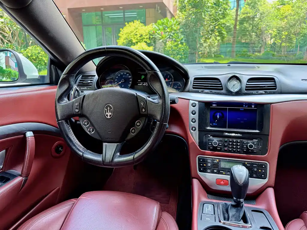 Maserati GranTurismo — миниатюра 12