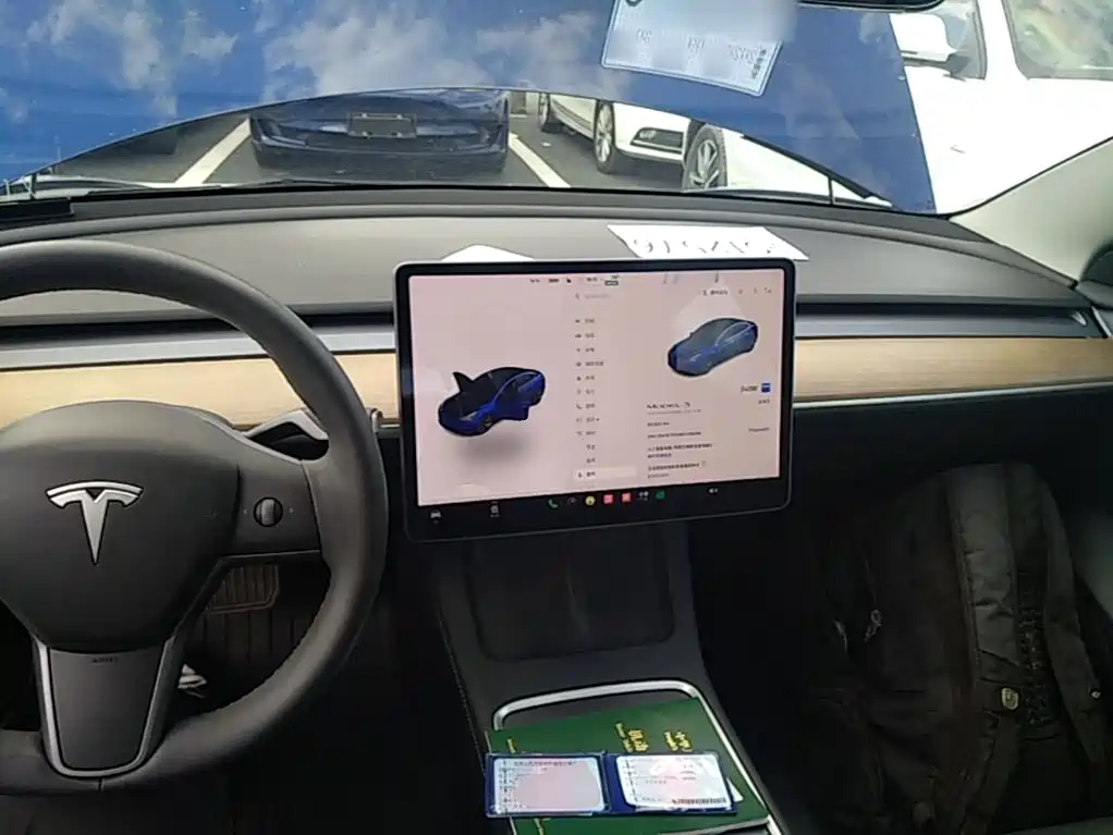 Tesla Model 3 — миниатюра 10