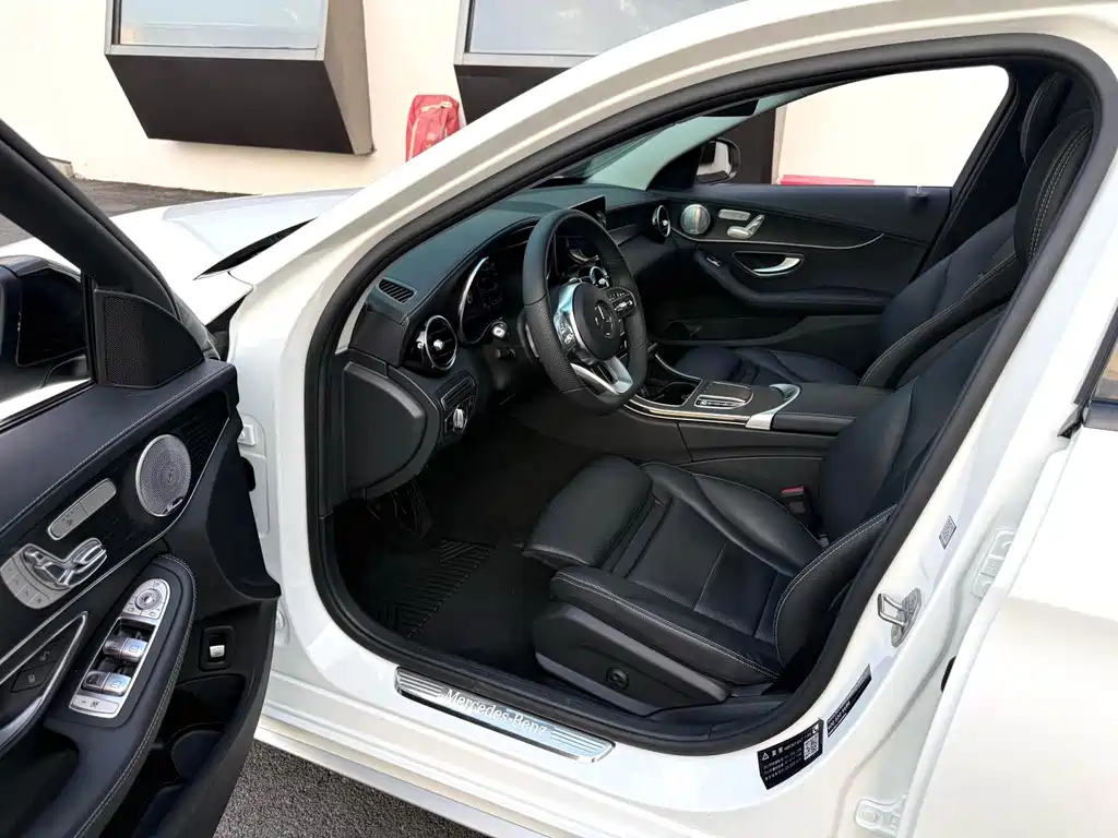 Mercedes-Benz C-Class — миниатюра 4