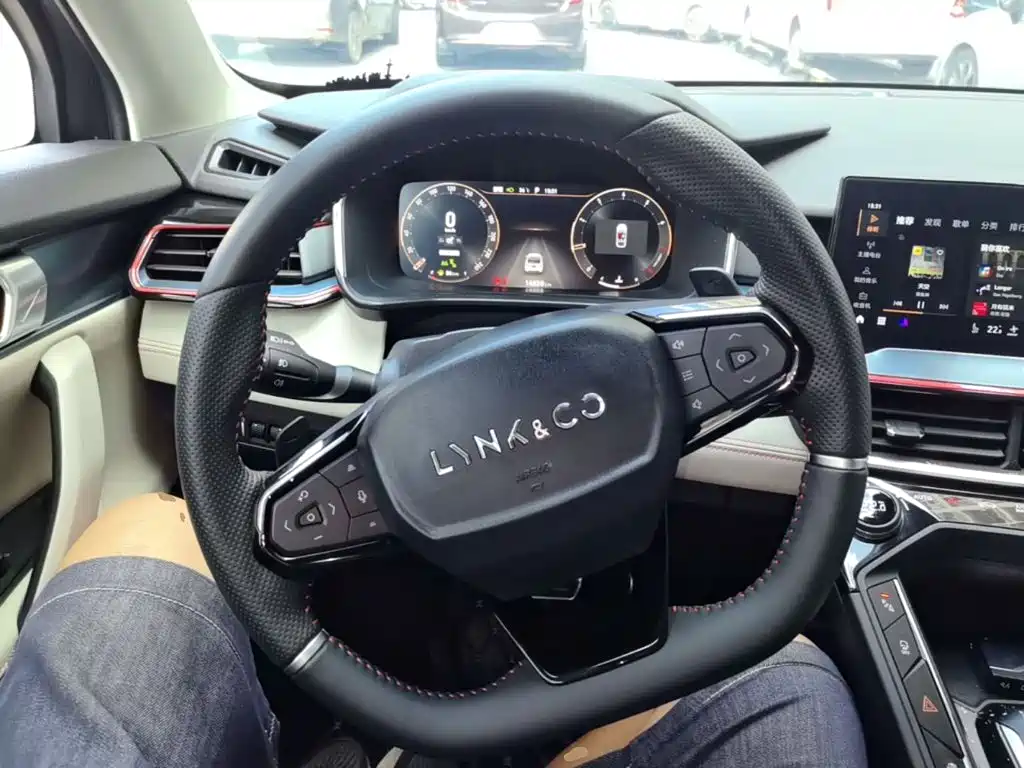 Lynk & Co 06 — миниатюра 11