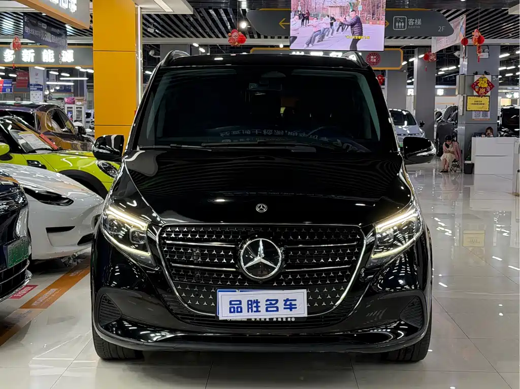 Mercedes-Benz V-Class — миниатюра 2