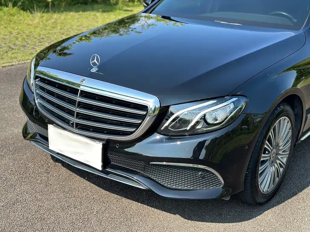 Mercedes-Benz E-Class — миниатюра 4